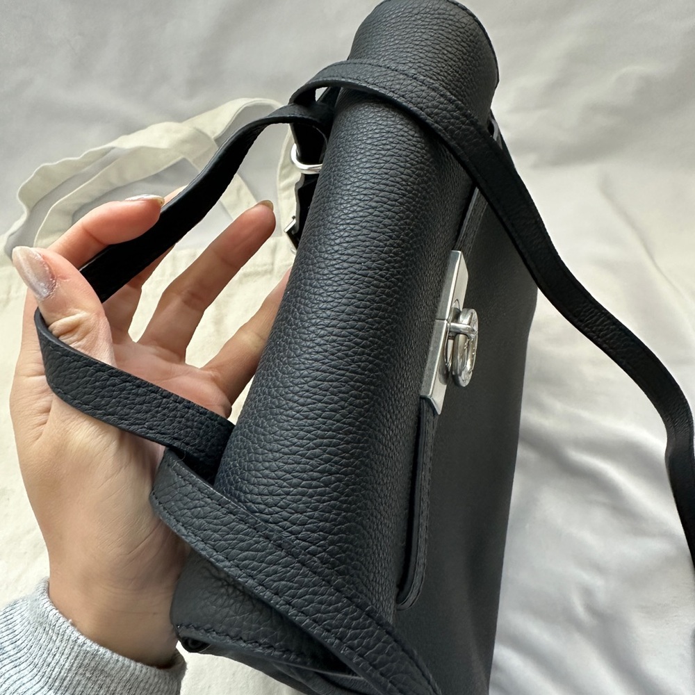 Parisa Wang Grace Backpack convertible backpack crossbody purse - Black (medium) - Picture 5 of 12
